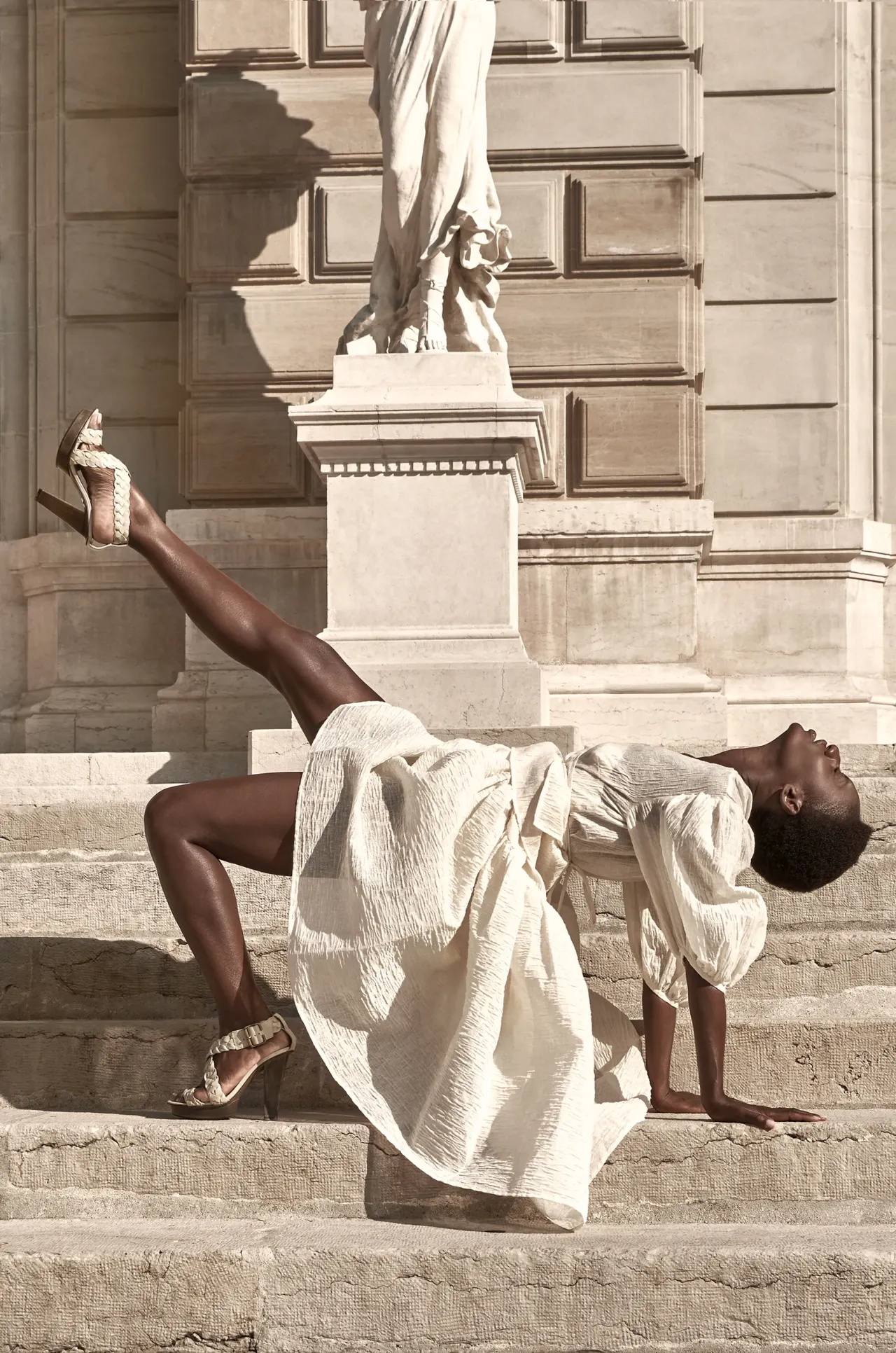 The hat, collaboration par Soleya Mena Kwayave, photo 1 sur 23
