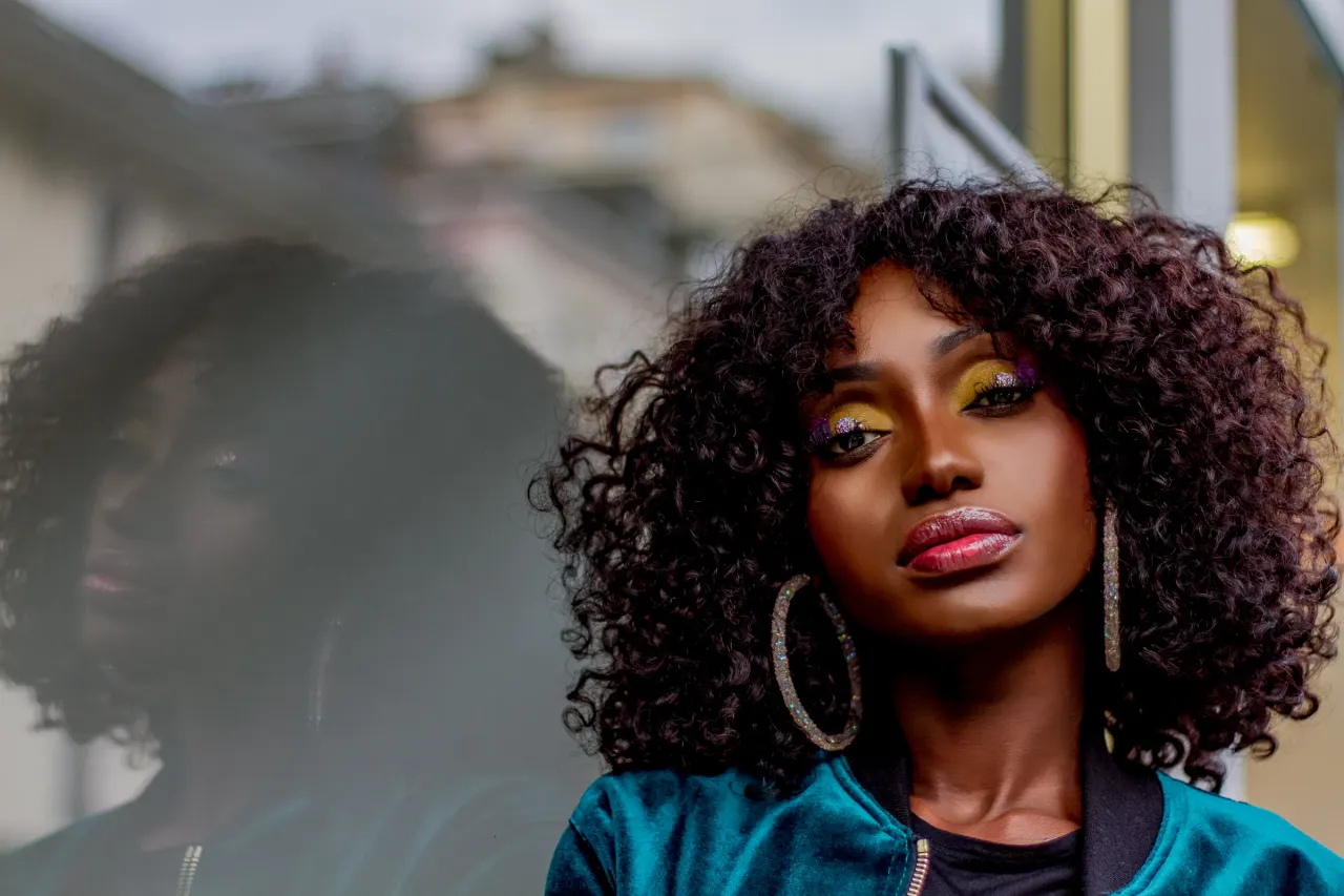 Kat Maconie, collaboration par Soleya Mena Kwayave, photo 4 sur 7