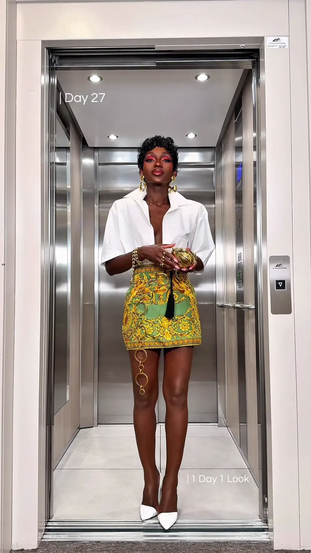 Day 27, Façon Versace, ceinture Ferragamo, Soleya Mena Kwayave
