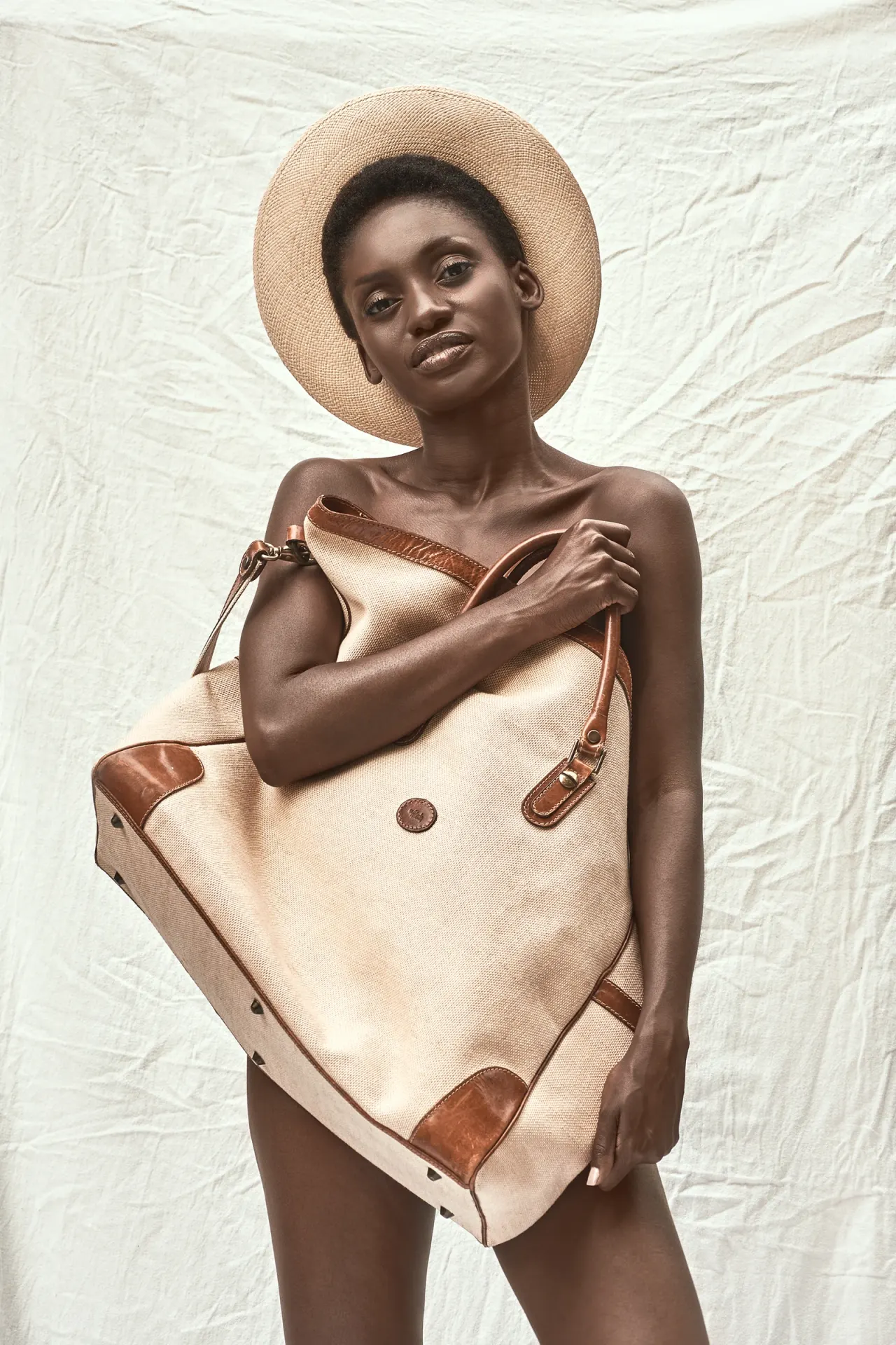The hat, collaboration par Soleya Mena Kwayave, photo 23 sur 23