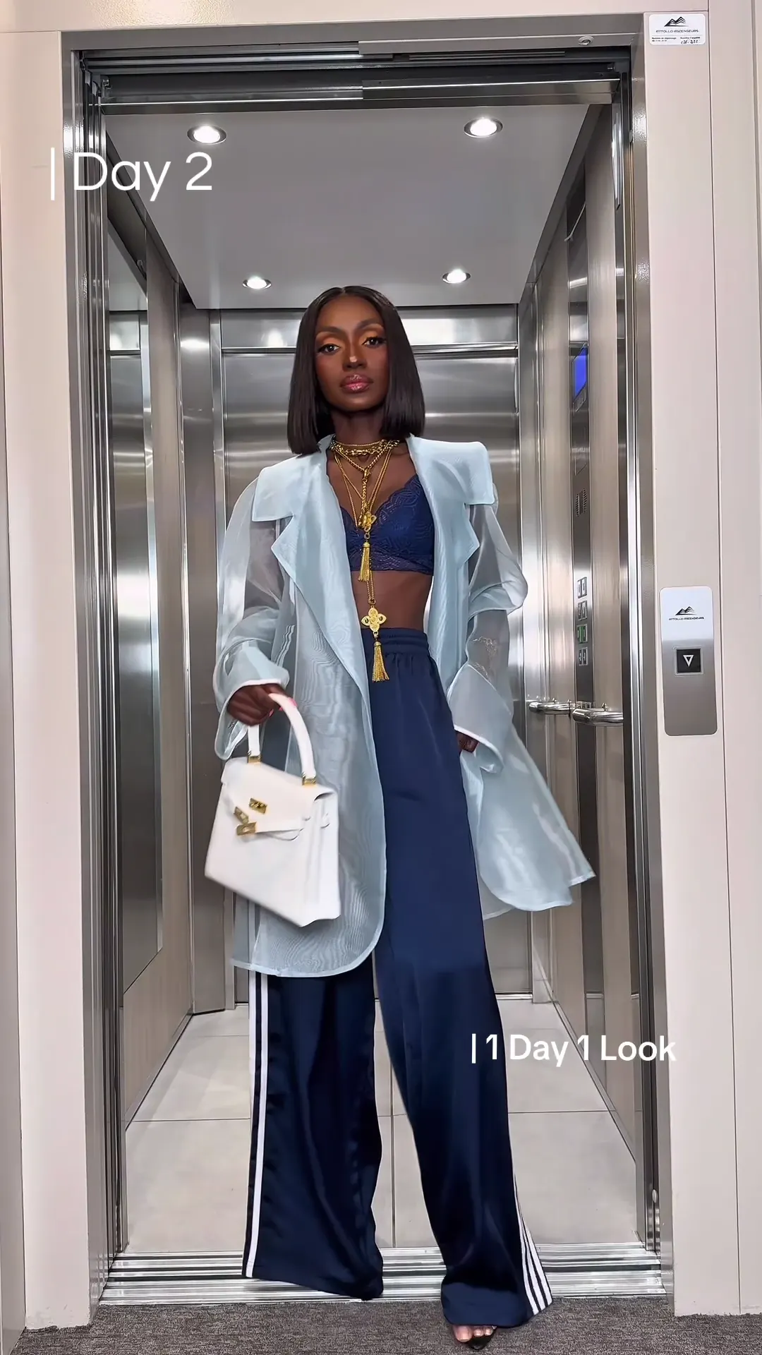 Day 2, Pantalon Adidas et veste transparente, Soleya Mena Kwayave